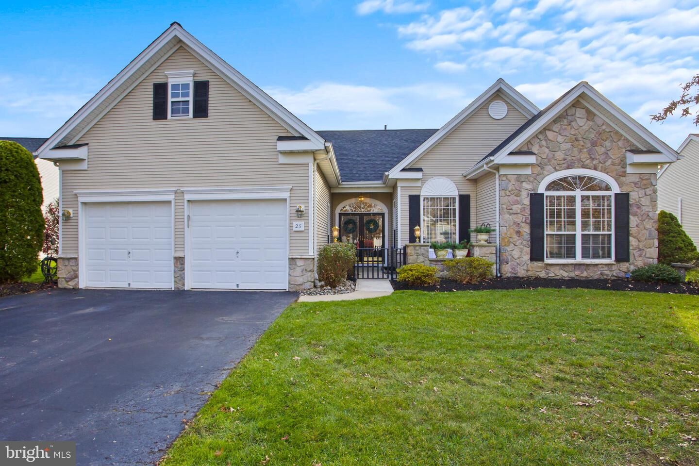 Property Photo:  25 Ellington Drive  NJ 08022 