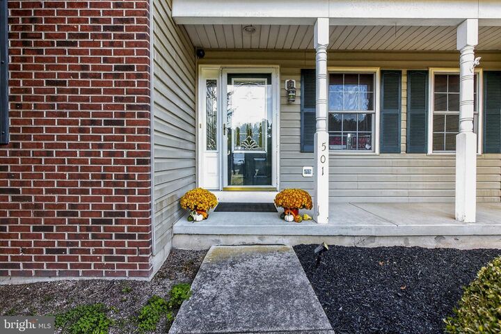 Property Photo:  501 Howell School Road  DE 19701 