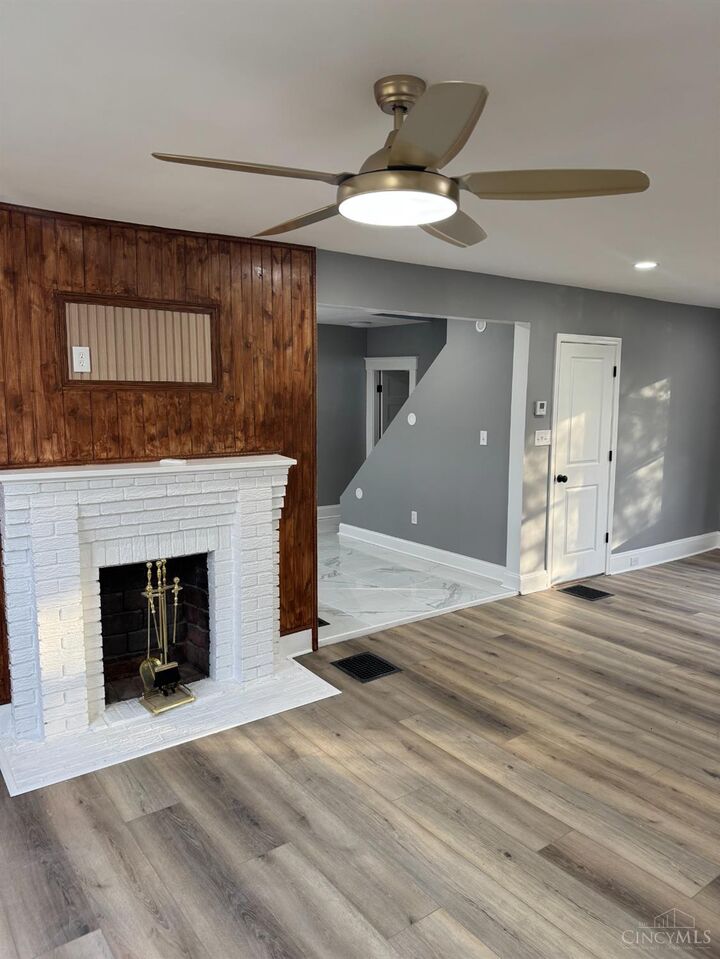 Property Photo:  10152 Chester Road  OH 45215 