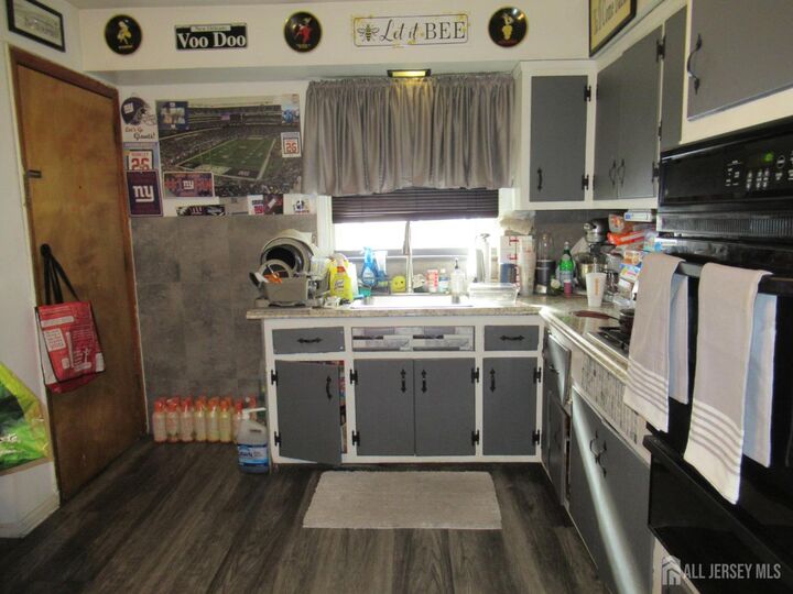 Property Photo:  779-777 Roosevelt Avenue  NJ 07008 