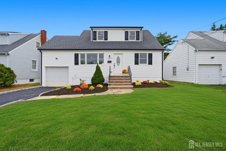 Property Photo:  2535 Standish Avenue  NJ 07083 