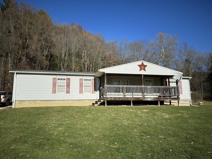 Property Photo:  10765 Coshocton Road  OH 43762 