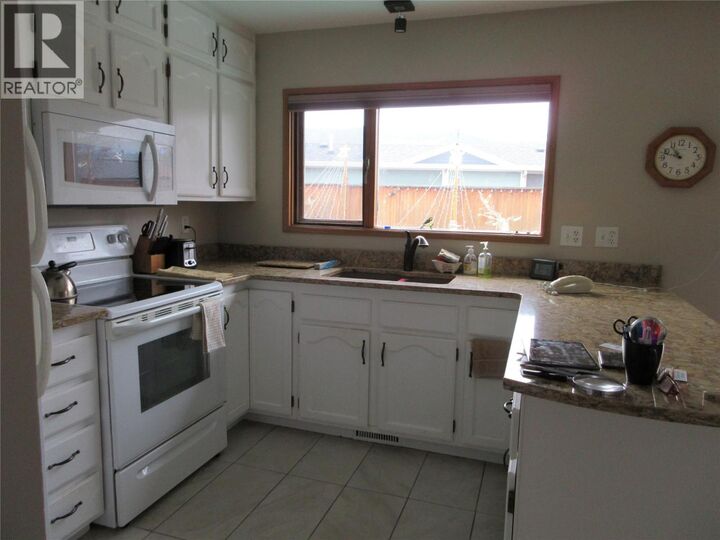 Property Photo:  415 Commonwealth Road 3402  BC V4V 2M4 