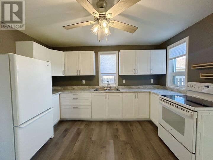 Property Photo: 1007 Sunset Drive ON P9A 2T5