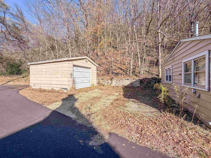 Property Photo: 2554 Pinard Street IA 52001