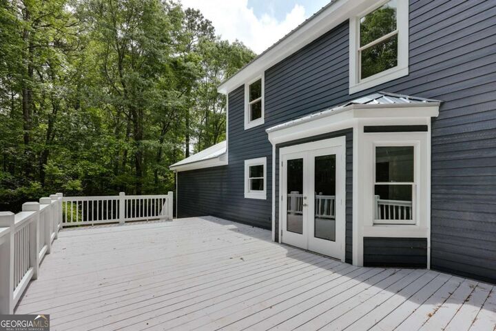 Property Photo: 155 Hunters Pointe Drive GA 30606