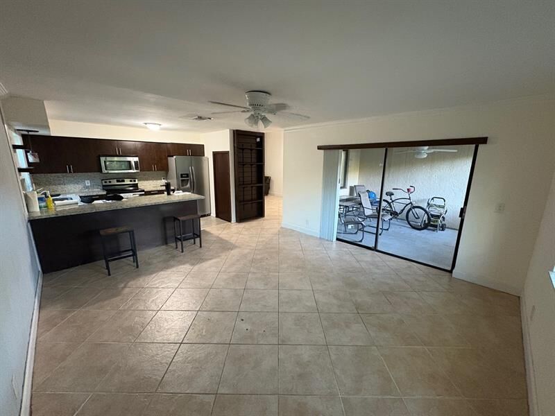 Property Photo:  191 NE 6th Ct  FL 33004 
