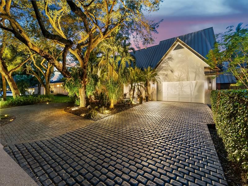 Property Photo: 2415 Riverlane Ter FL 33312