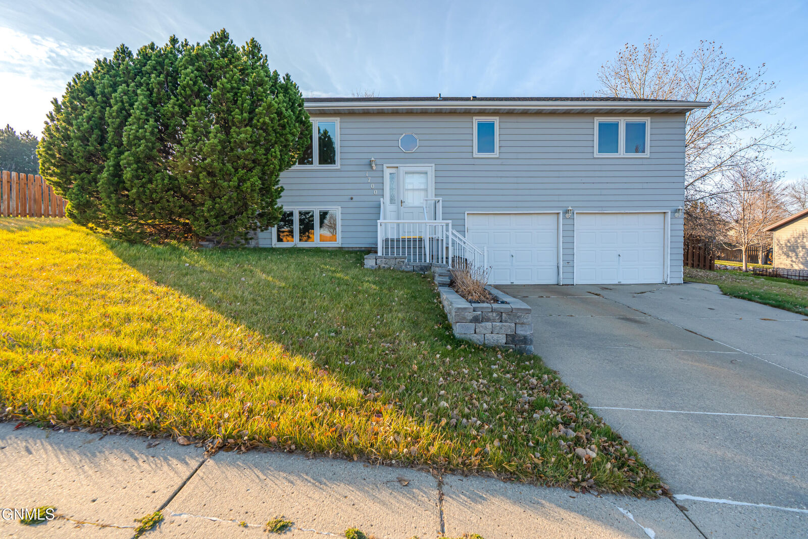 Property Photo:  1700 Volk Drive  ND 58501 