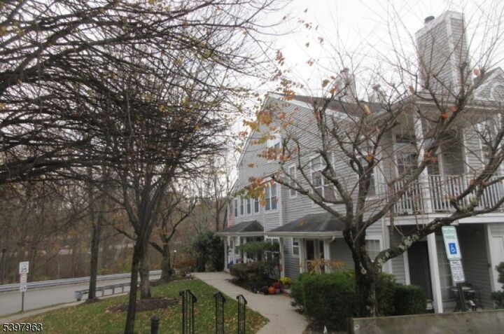 Property Photo:  1360 Oxford St  NJ 07430 