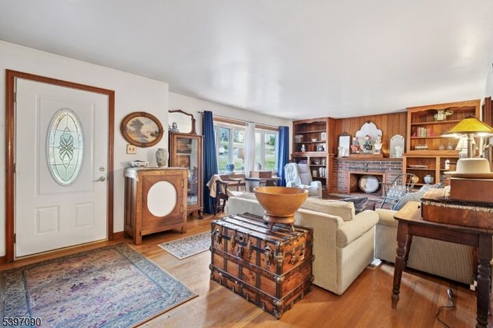 Property Photo:  29 Sycamore Ave  NJ 07039 