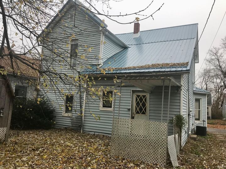Property Photo:  617 S Seminary Street  IN 47670 