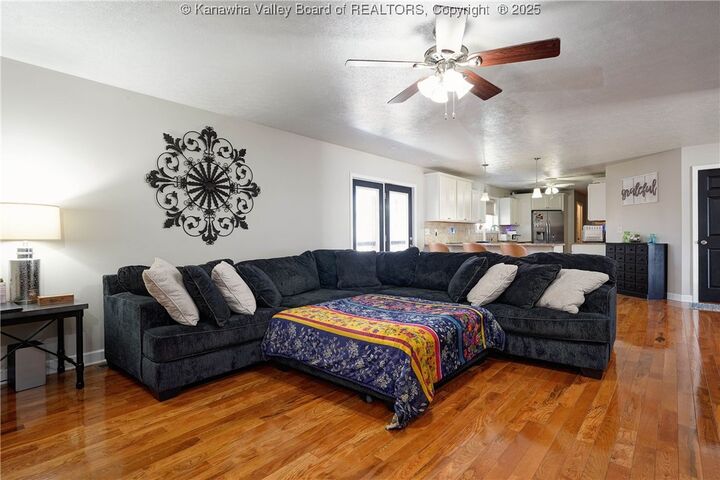 Property Photo: 2076 Terry Road WV 25309