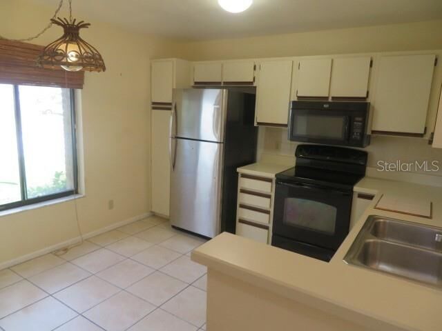 Property Photo:  1002 Gwyn Circle  FL 32765 