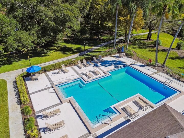 Property Photo:  4009 Shoreside Circle  FL 33624 