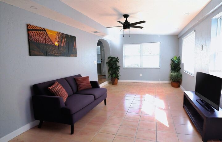 Property Photo: 140 Palmetto Circle NE FL 33952