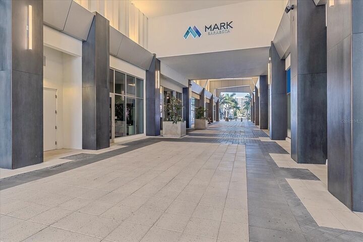 Property Photo: 111 S Pineapple Avenue 816 FL 34236