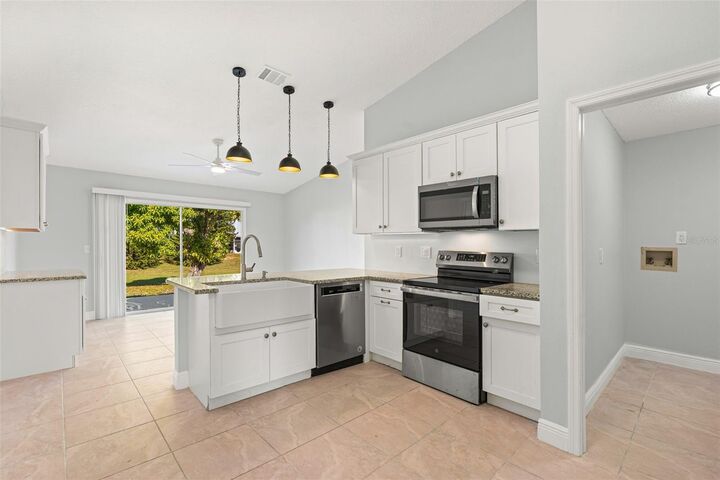 Property Photo: 3708 40th Avenue W FL 34205