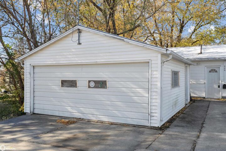 Property Photo:  506 5th Avenue SW  IA 50247 