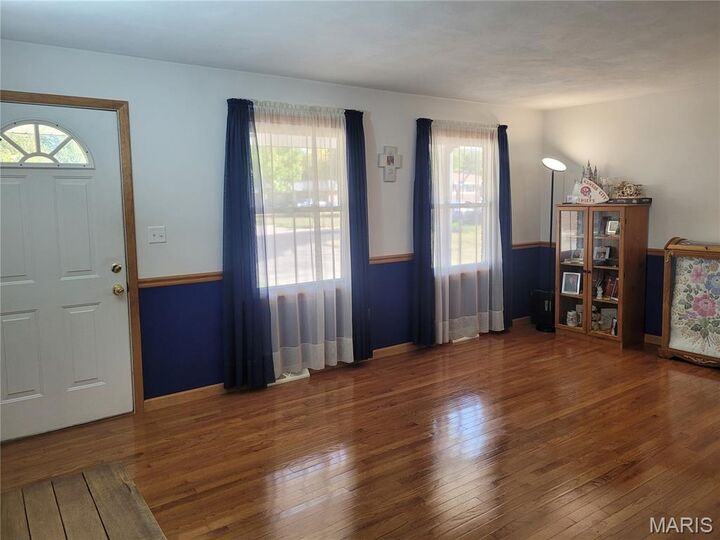 Property Photo:  20 Pin Oak Drive  IL 62249 