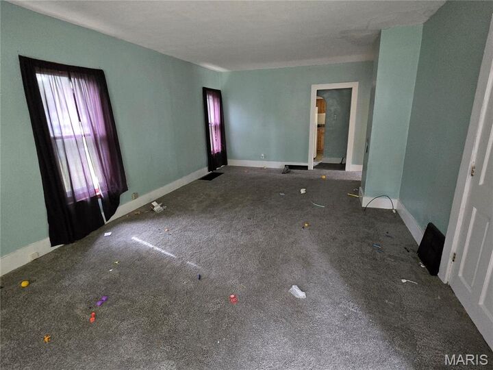 Property Photo:  105 N West Street  IL 62567 