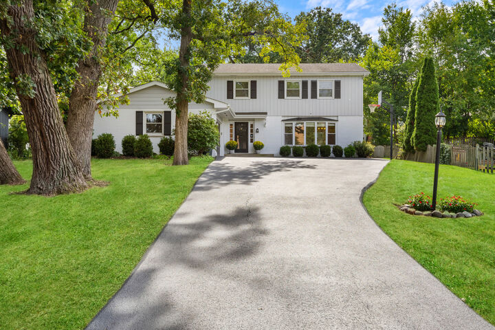 Property Photo: 721 Concord Lane IL 60010