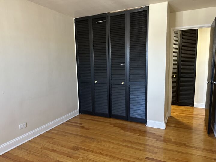 Property Photo:  2411 W Balmoral Avenue 3G  IL 60625 