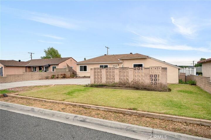 Property Photo:  922 E Edgecomb  CA 91724 