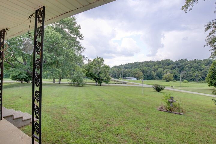 Property Photo:  5581 Bryant Hollow Rd  TN 37052 