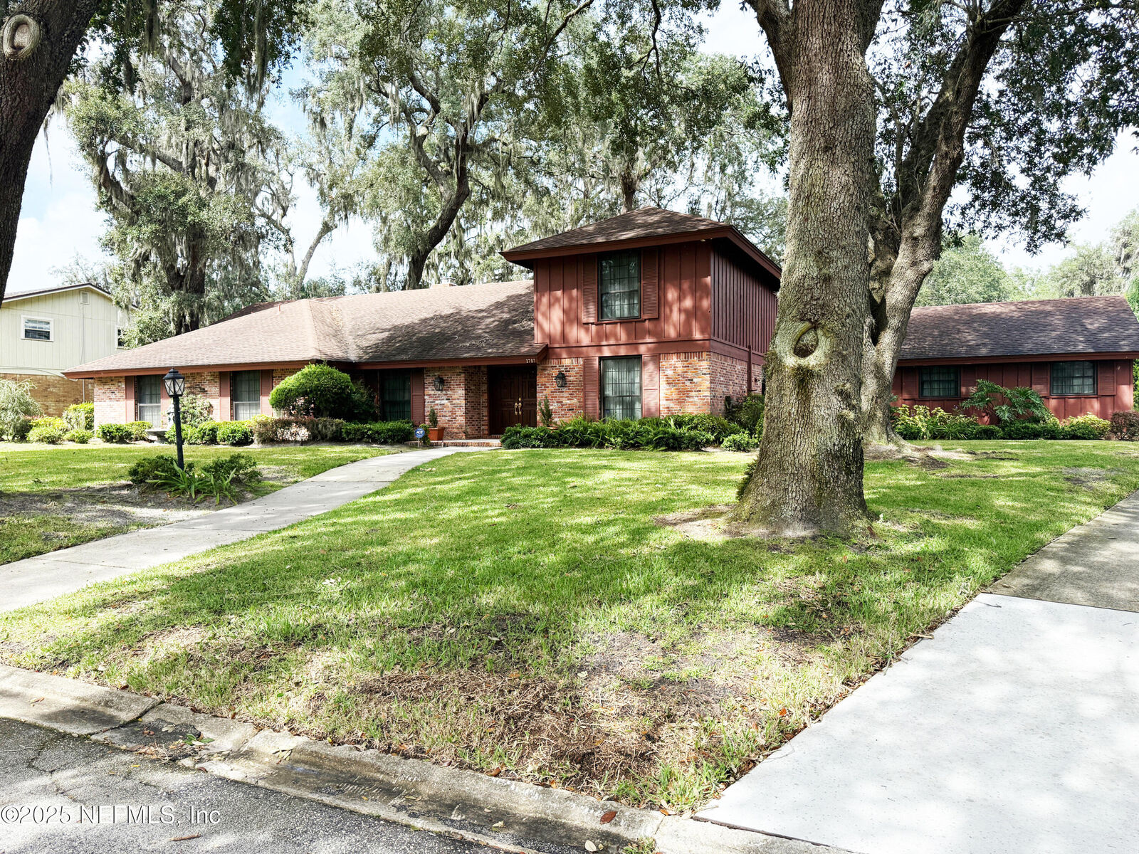 Property Photo: 3707 Cathedral Oaks Place S FL 32217