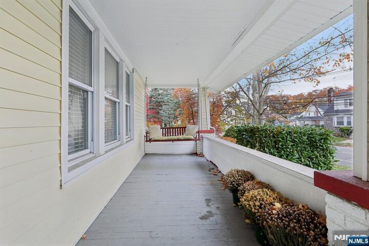 Property Photo:  337 Diamond Bridge Avenue  NJ 07506 