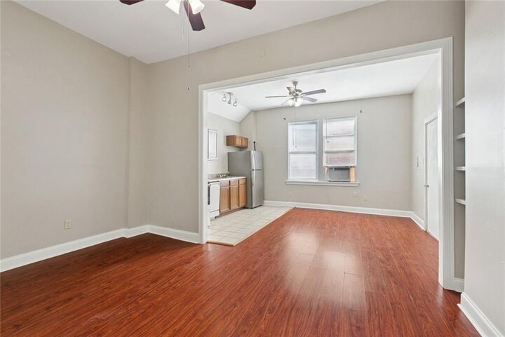 Property Photo: 301 N Rendon Street LA 70119