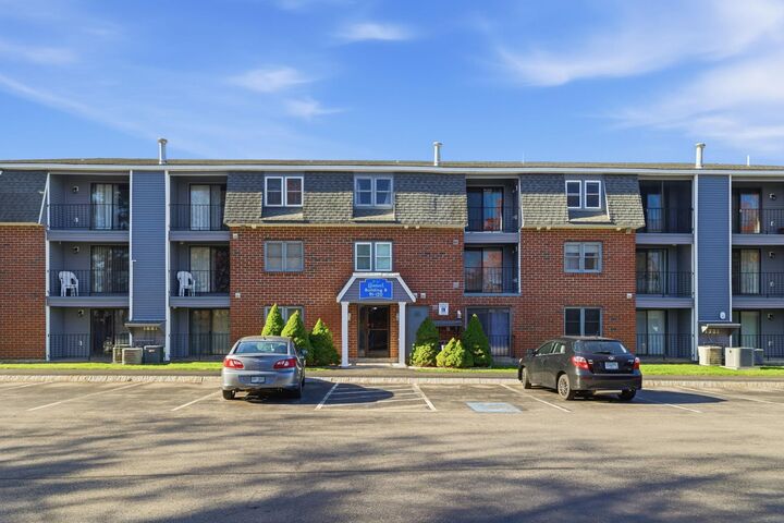 Property Photo:  92 Bluestone Drive  NH 03060 