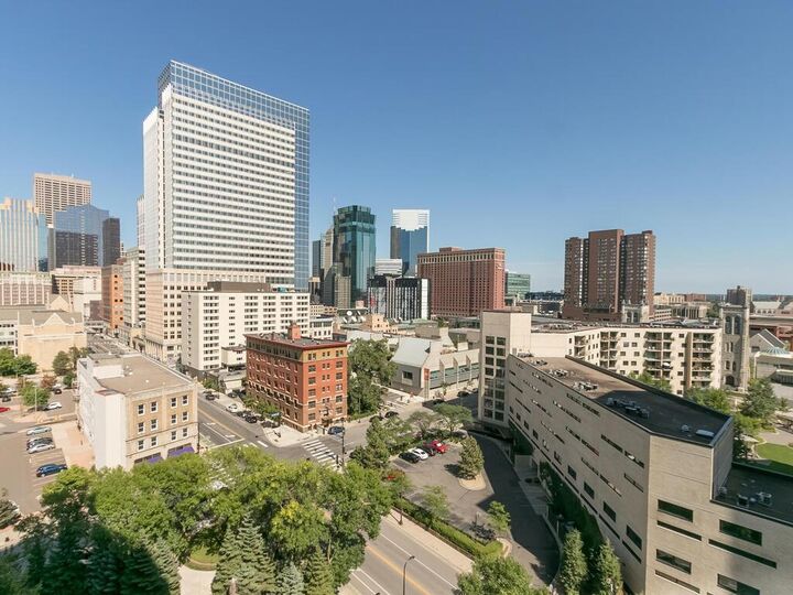 Property Photo: 1201 Yale Place 1107 MN 55403