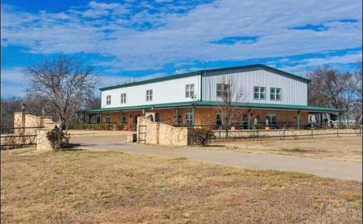 Property Photo: 275 Brigman Road TX 76064