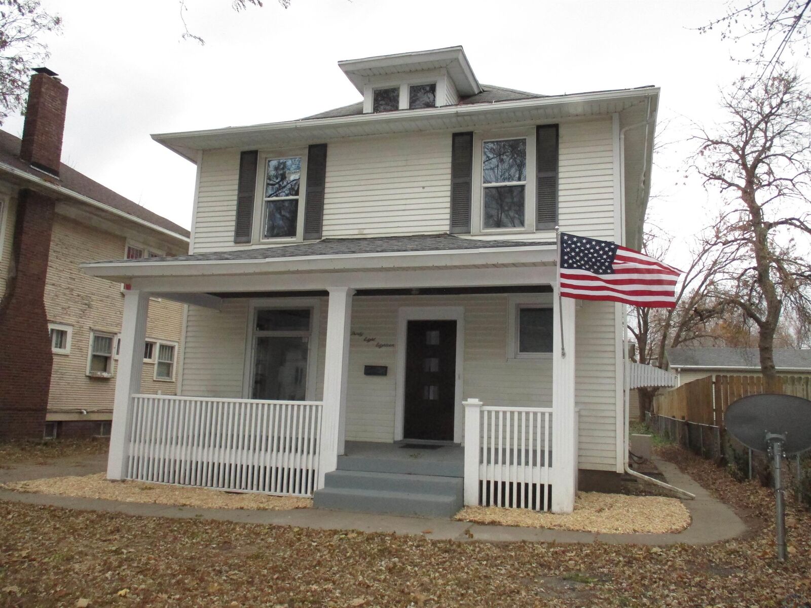 Property Photo:  3818 3rd Ave  IA 51106 