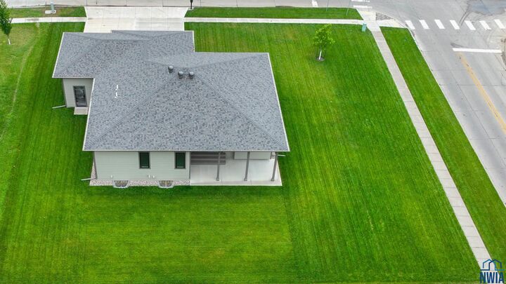 Property Photo:  601 Topaz Drive  IA 51054 