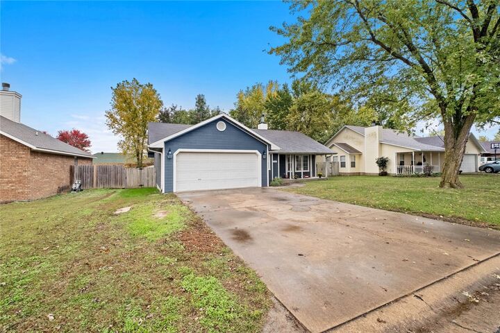 Property Photo:  230 Fern Street  AR 72719 