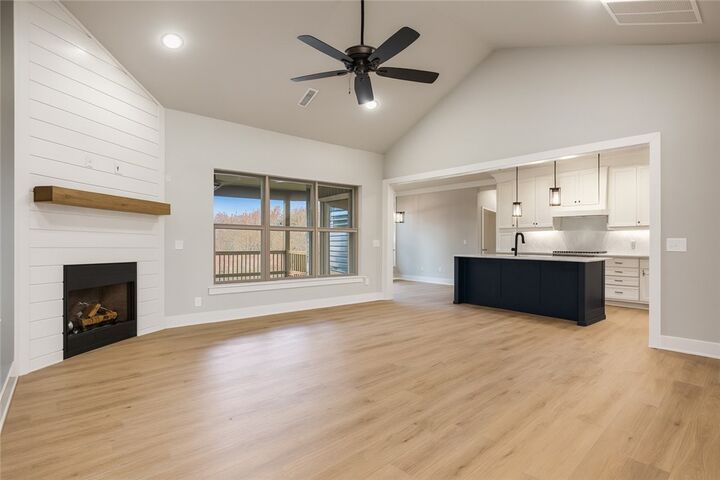 Property Photo: 18 Zennor Circle AR 72715