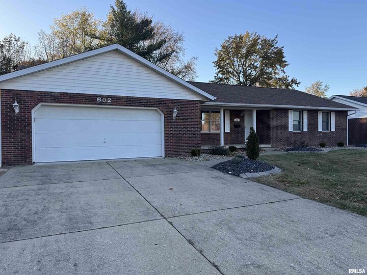 Property Photo:  602 Osage Drive  IL 62801 