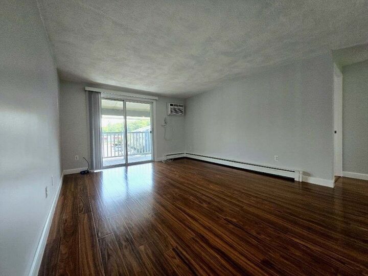 Property Photo:  11 Woodcrest Ct 5  MA 02190 