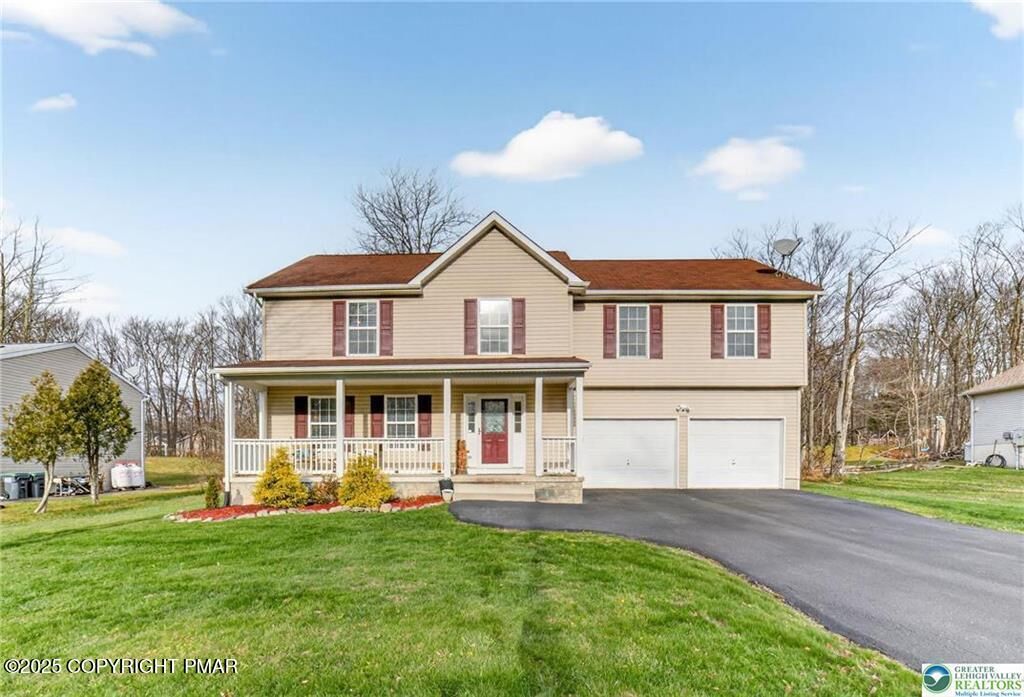 Property Photo:  2711 Oak View Lane  PA 18466 