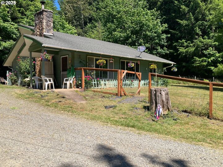 Property Photo:  78544 Rat Creek Rd  OR 97424 