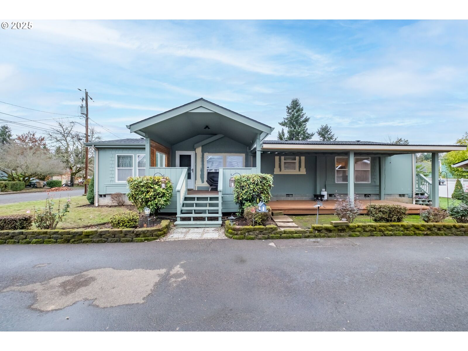 Property Photo:  1065 23rd Ave  OR 97386 