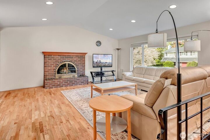 Property Photo:  15035 NE 16th Street  WA 98007 