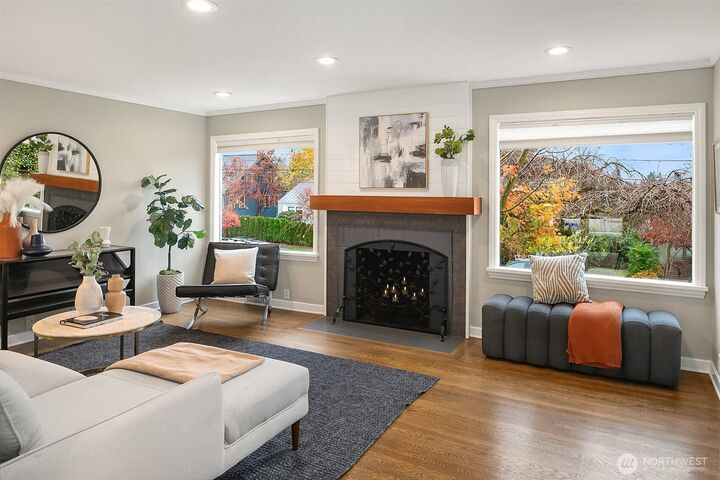 Property Photo: 5717 37th Avenue NE WA 98105