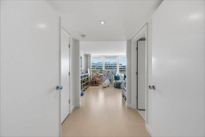 Property Photo:  100 Sunrise Avenue 520/521  FL 33480 