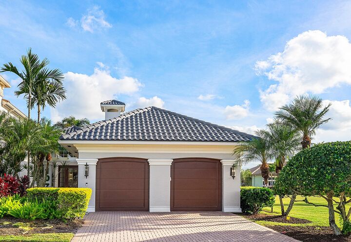 Property Photo: 107 SE Santa Gardenia FL 34984