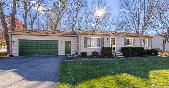 Property Photo:  4771 Fiddle Avenue  MI 48328 