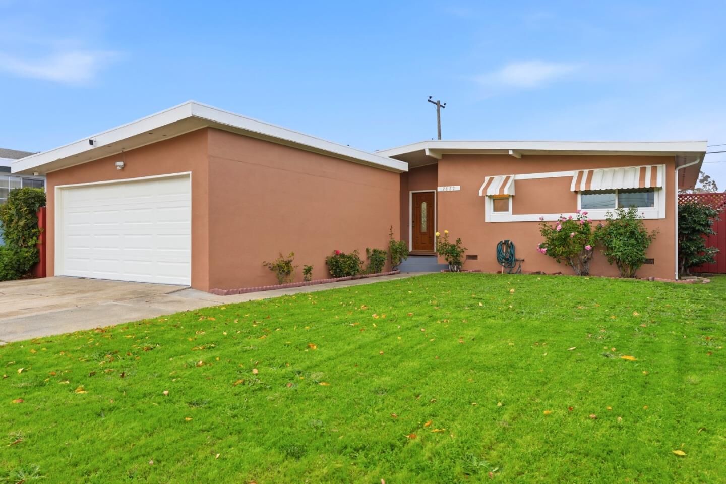 Property Photo:  2827 Hosmer Street  CA 94403 
